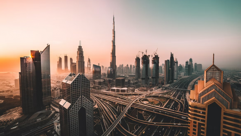 البنك المركزي يرفع توقعاته لنمو اقتصاد الإمارات لـ 5.4% هذا العام 2022